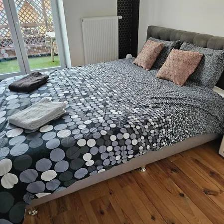 Very Spacious In Townhouse, Location! Appartement Blankenberge