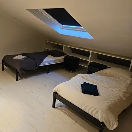 Apartamento Very Spacious In Townhouse, Location!