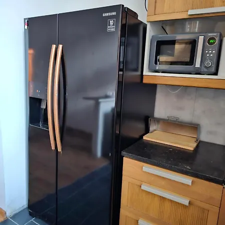 Very Spacious In Townhouse, Location!