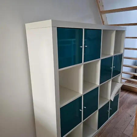 Very Spacious In Townhouse, Location! Apartamento