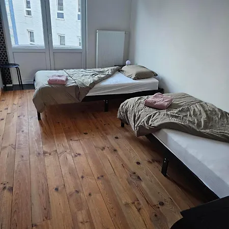 Very Spacious In Townhouse, Location! Apartamento *